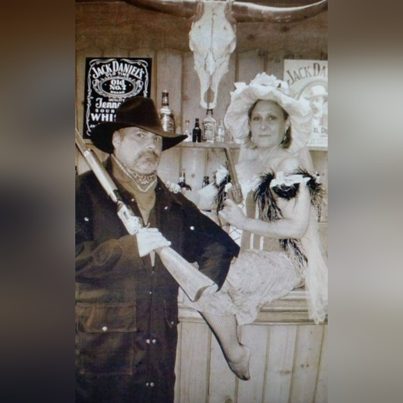 SHARING IS CARING!  Sharing Clothes, Bags, Wallets And Accessorries! - Picture 2 of 9